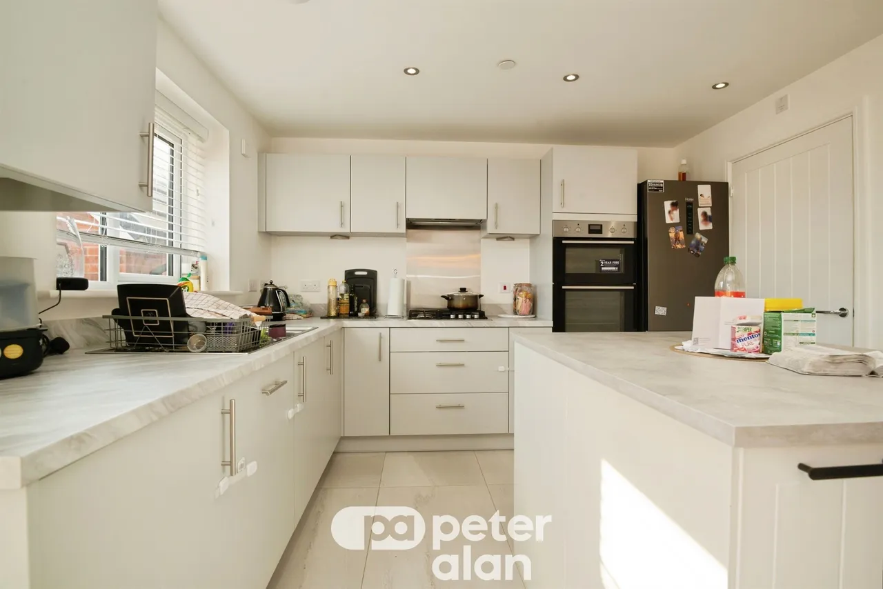 Heol Lowri Cwmbran, NP44, photo 6