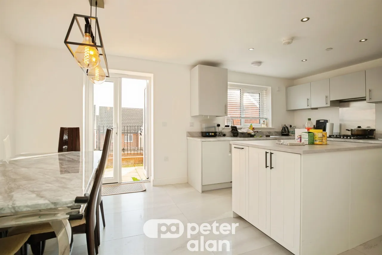 Heol Lowri Cwmbran, NP44, photo 5