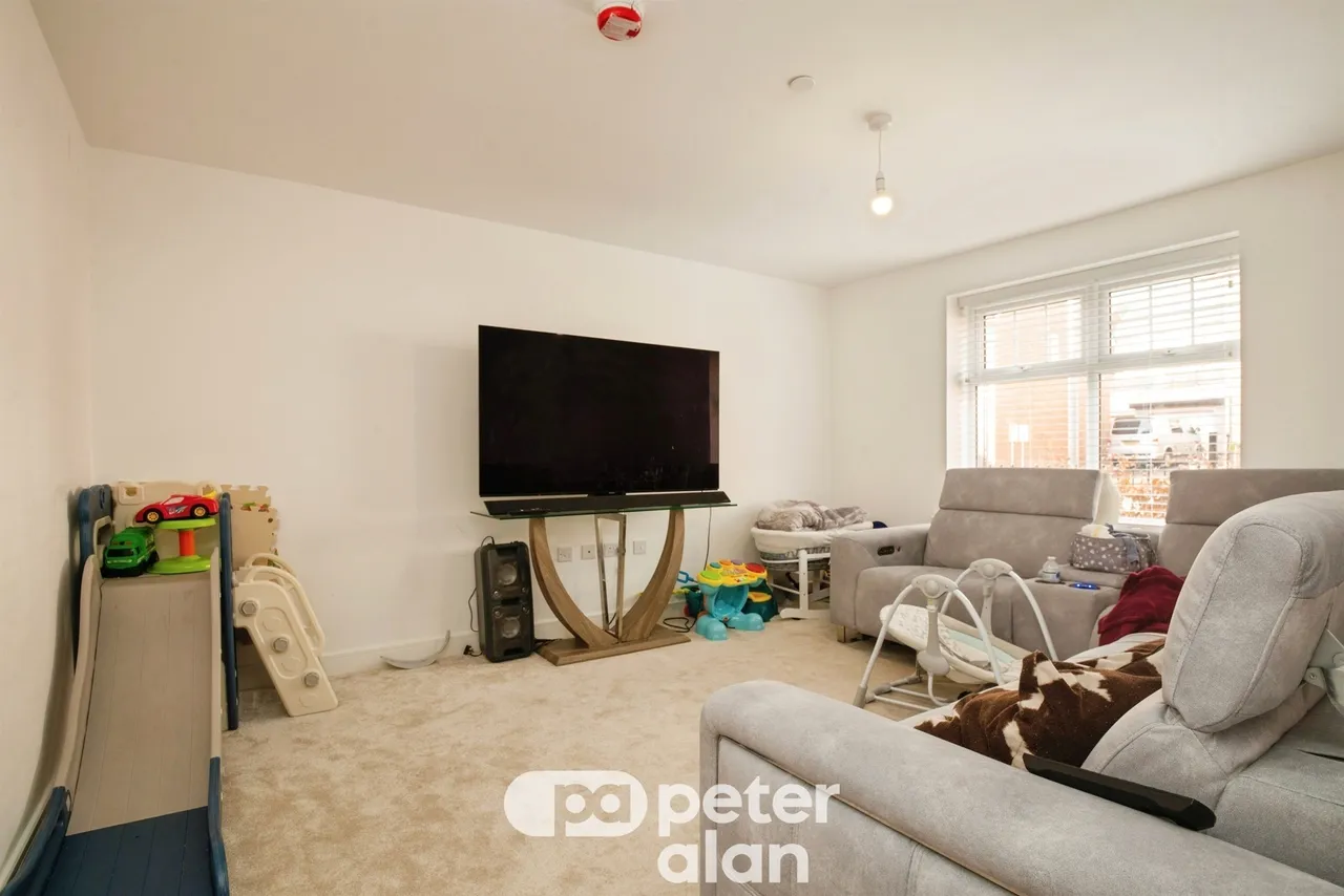 Heol Lowri Cwmbran, NP44, photo 2