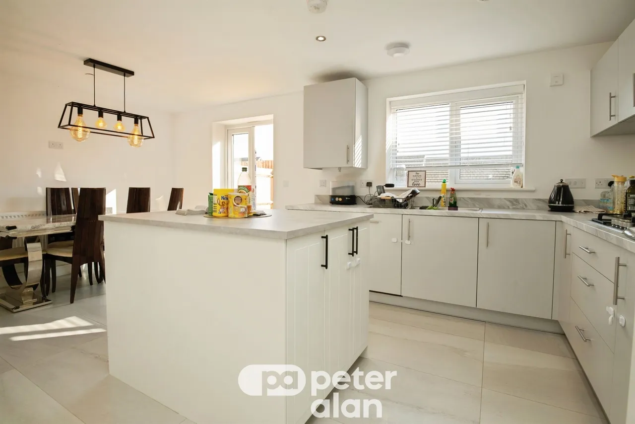 Heol Lowri Cwmbran, NP44, photo 7