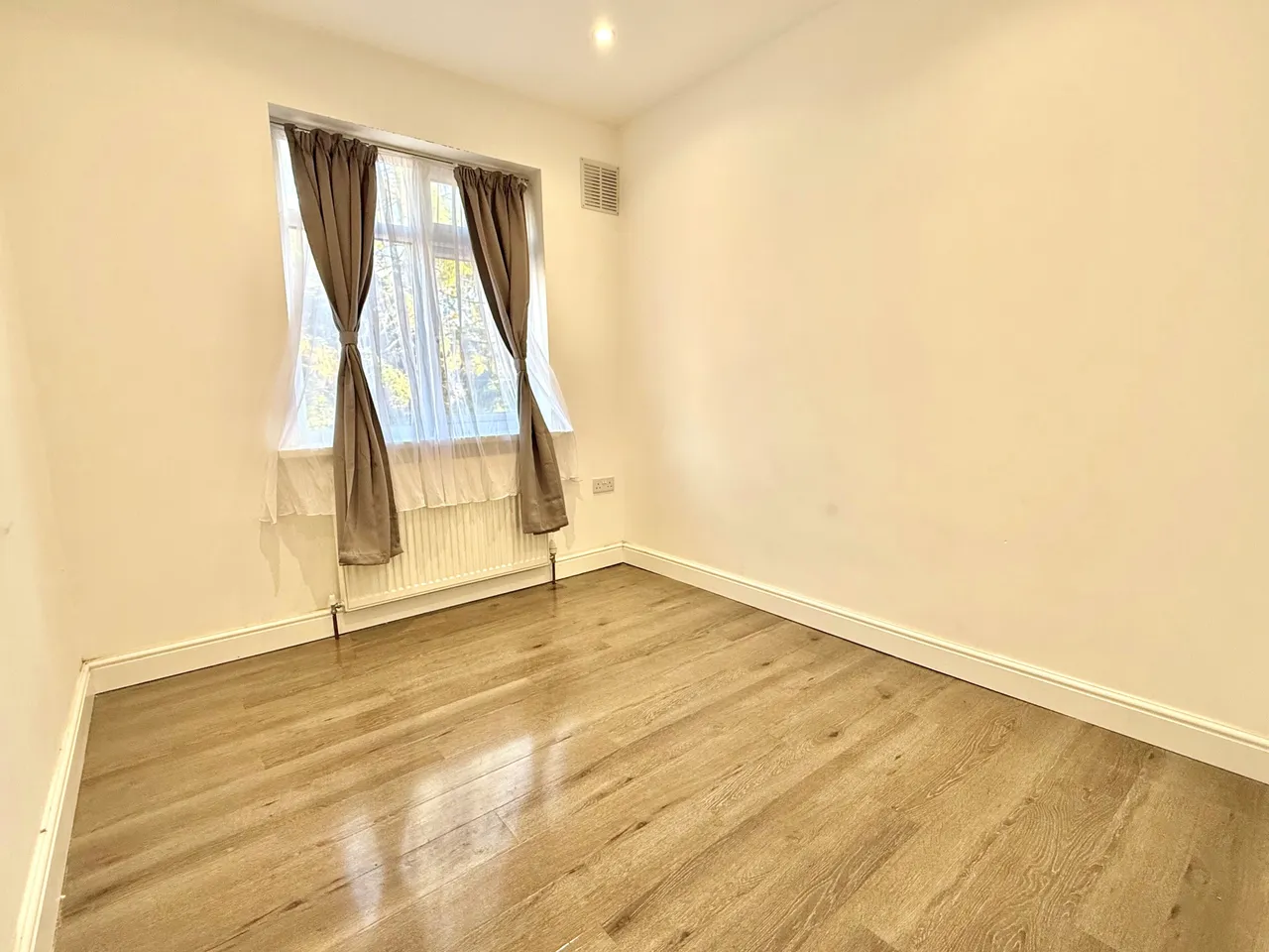 Kingsley Road, LU3, photo 13