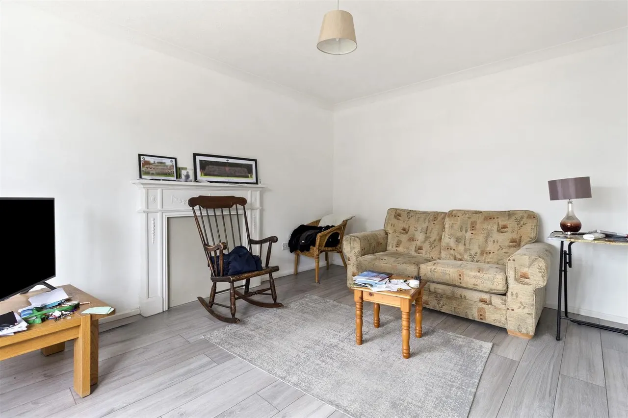 St. Lawrence Avenue, Gaisford, Worthing, photo 4