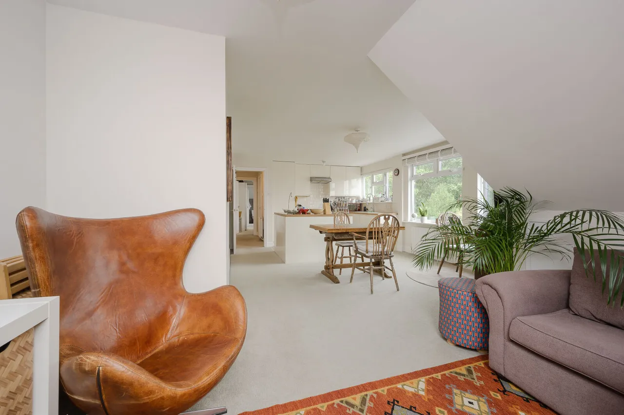 Draxmont Court, Draxmont, SW19, photo 5