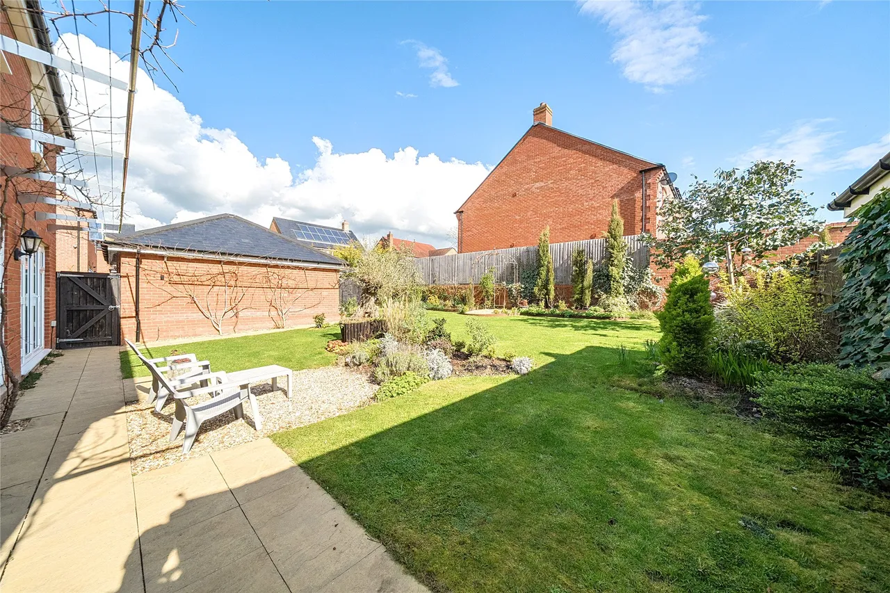 Becketts Lane, Steeple Claydon, MK18, photo 13