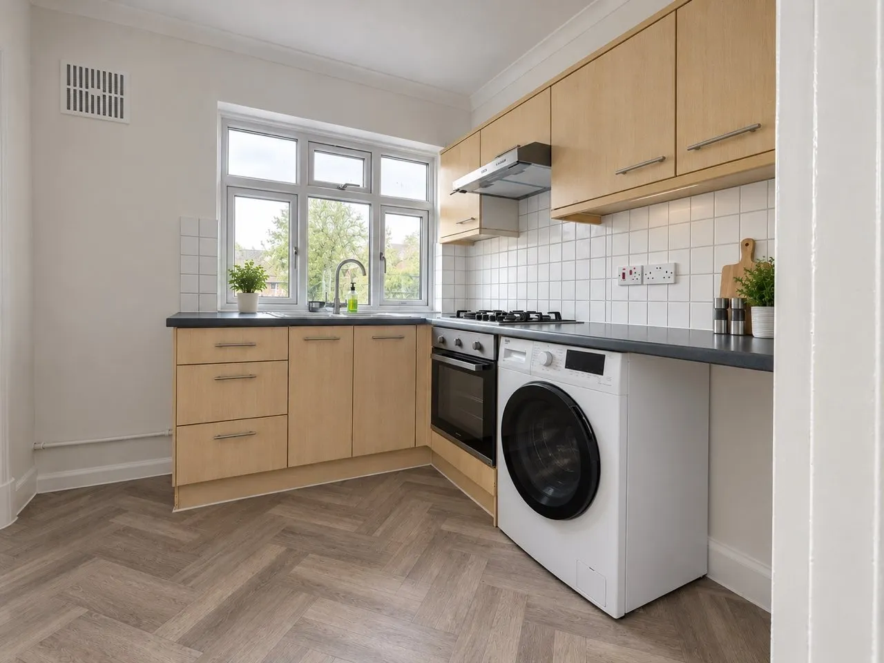 2 bed flat to rent, Beckenham High Street, Beckenham, BR3