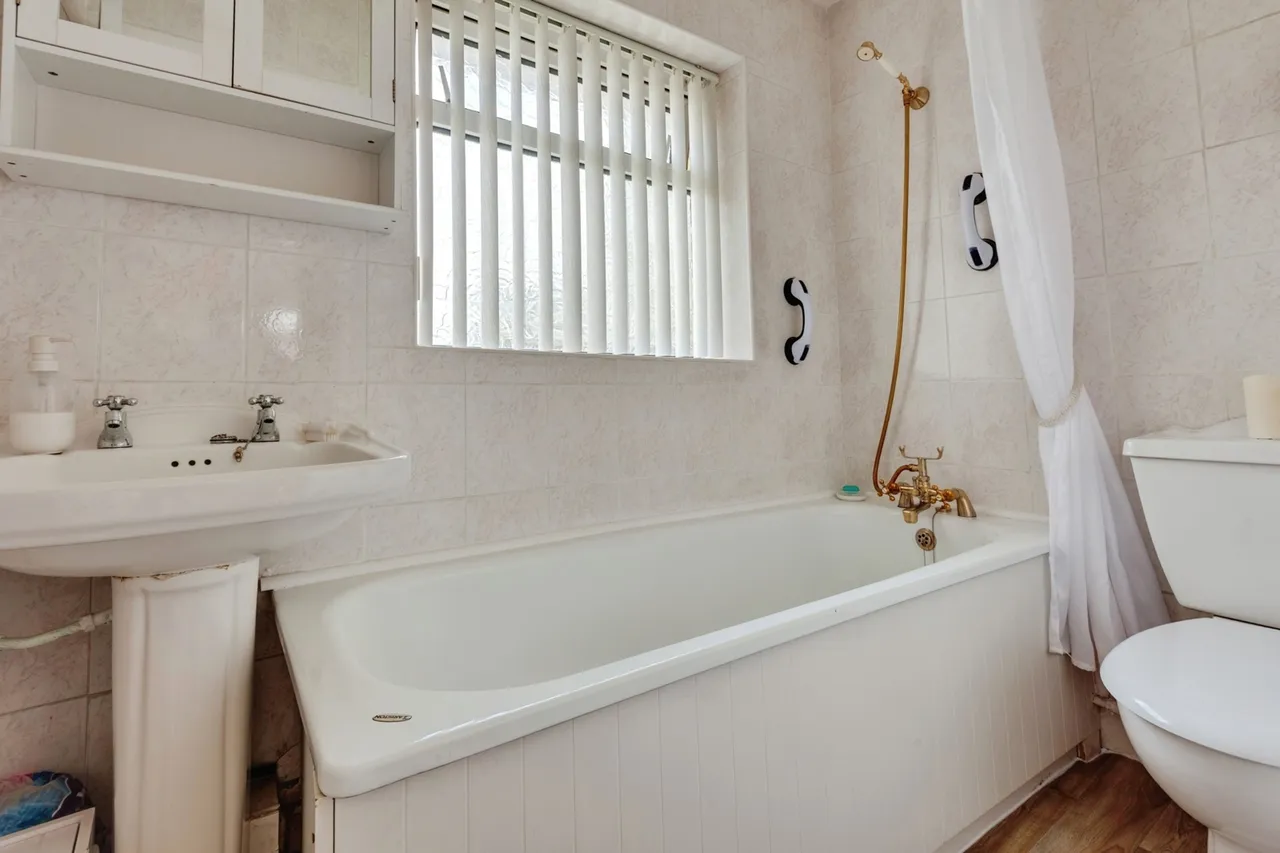 Barford Road, Hunts Cross, L25, photo 15