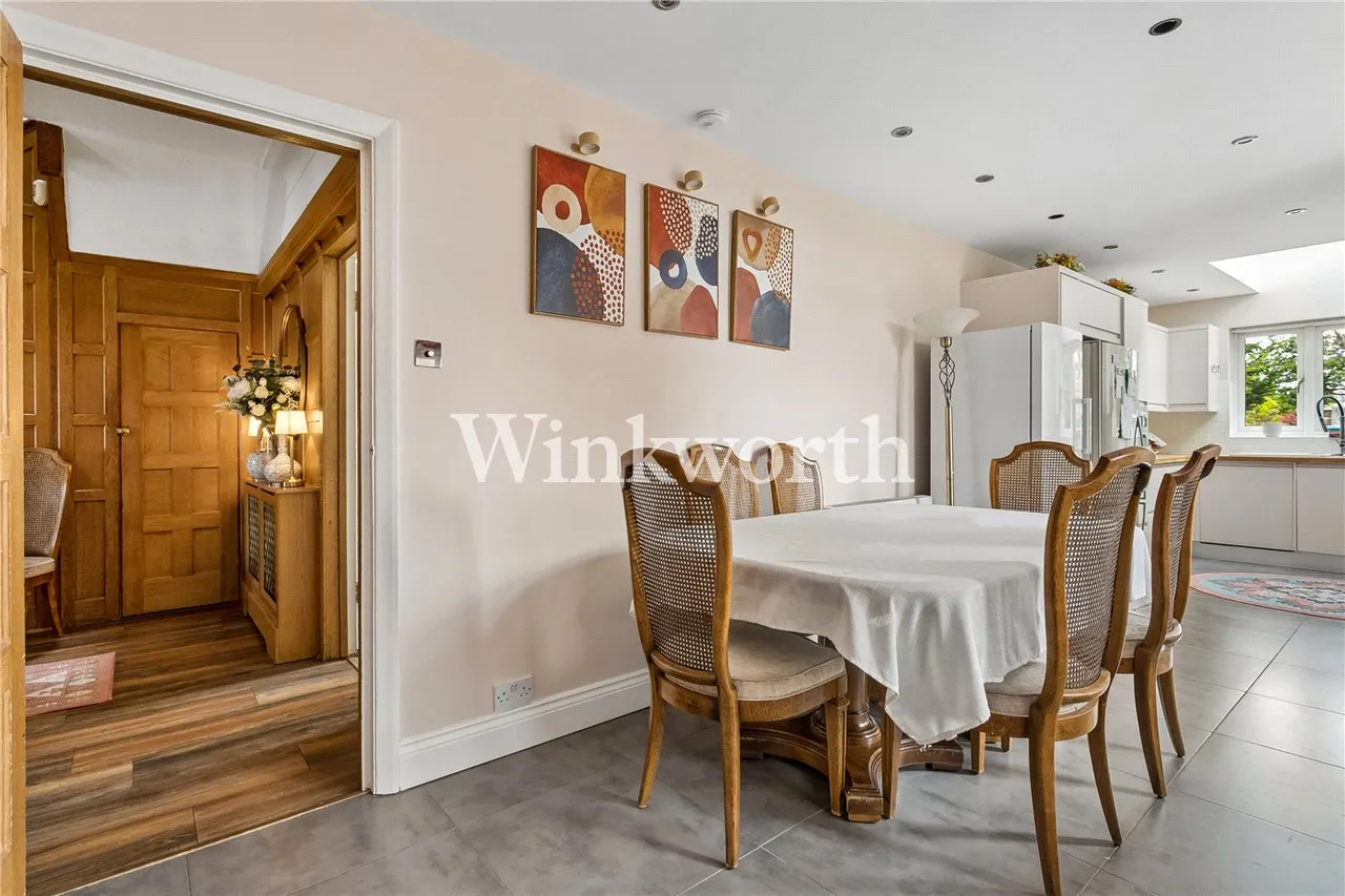 Bourne Hill, London, N13, photo 8
