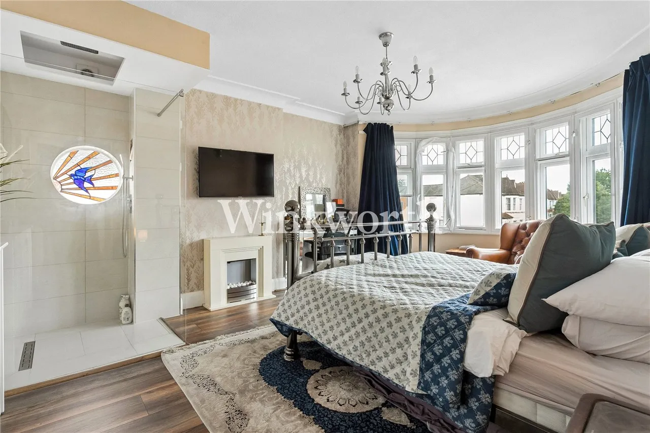 Bourne Hill, London, N13, photo 11