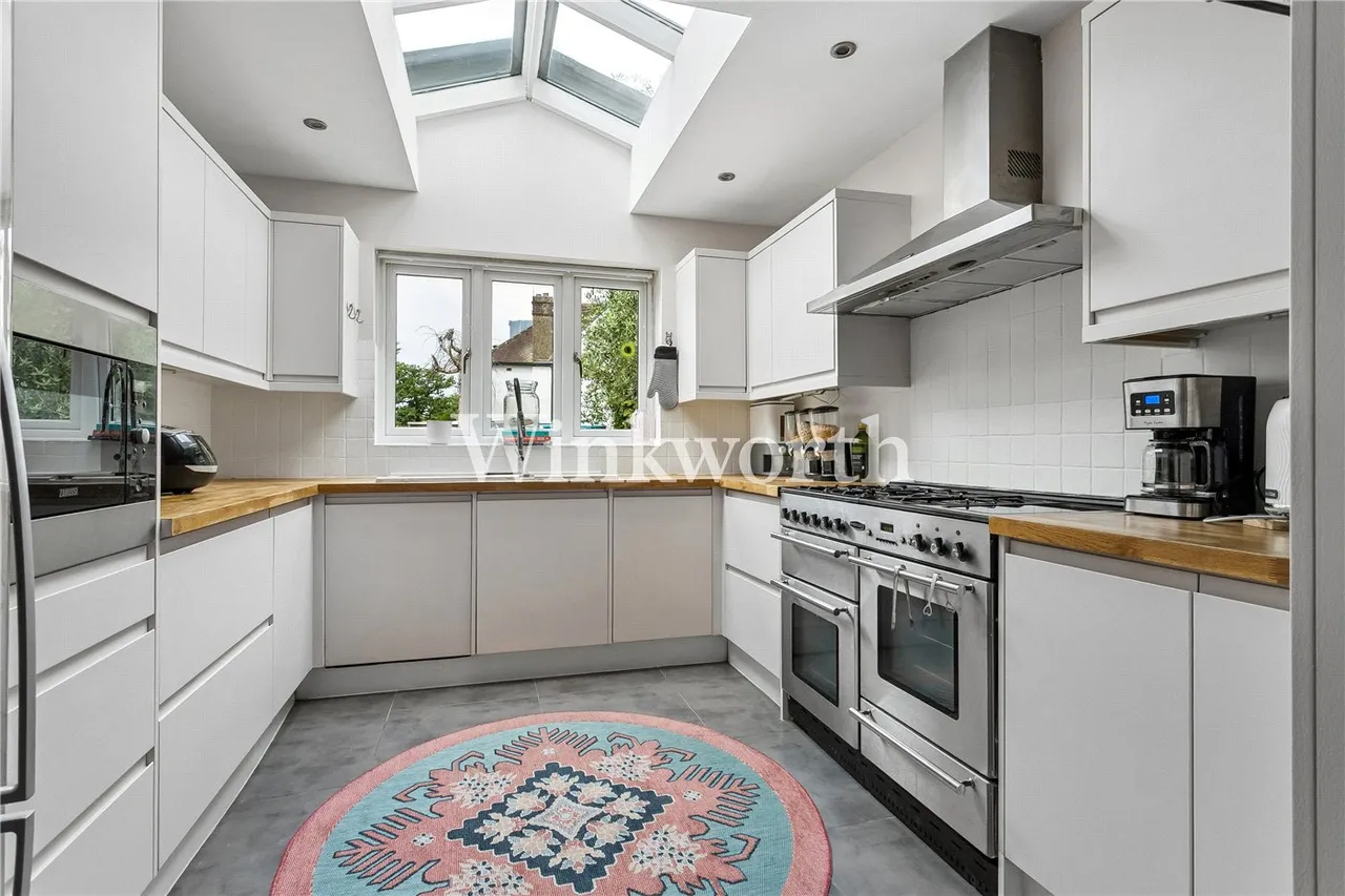 Bourne Hill, London, N13, photo 3