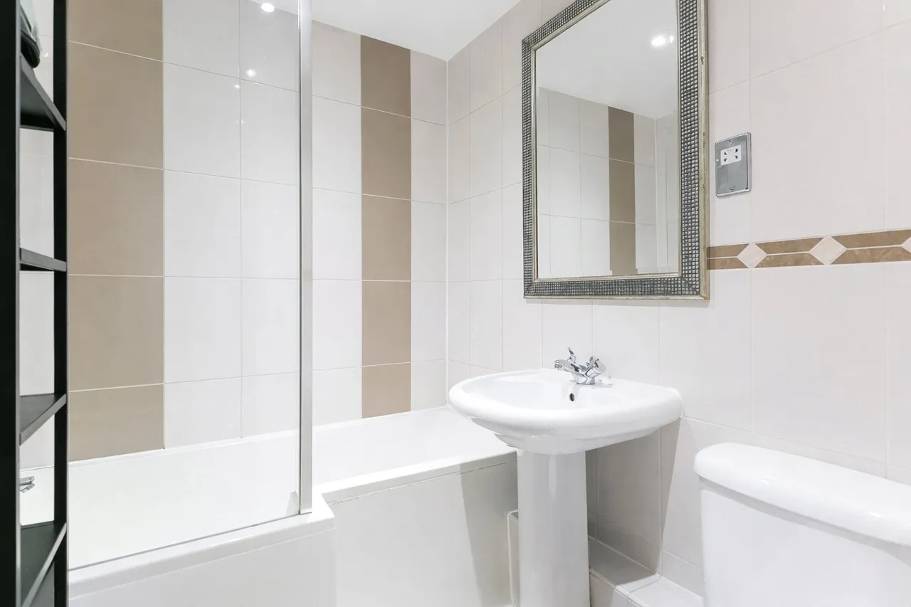 Bridge House, St George Wharf, SW8, photo 12