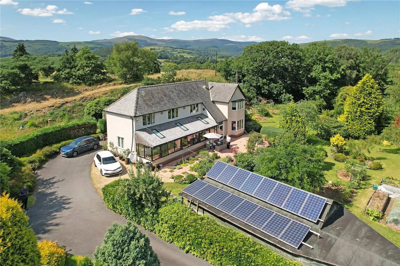 Machynlleth, Powys, photo 37