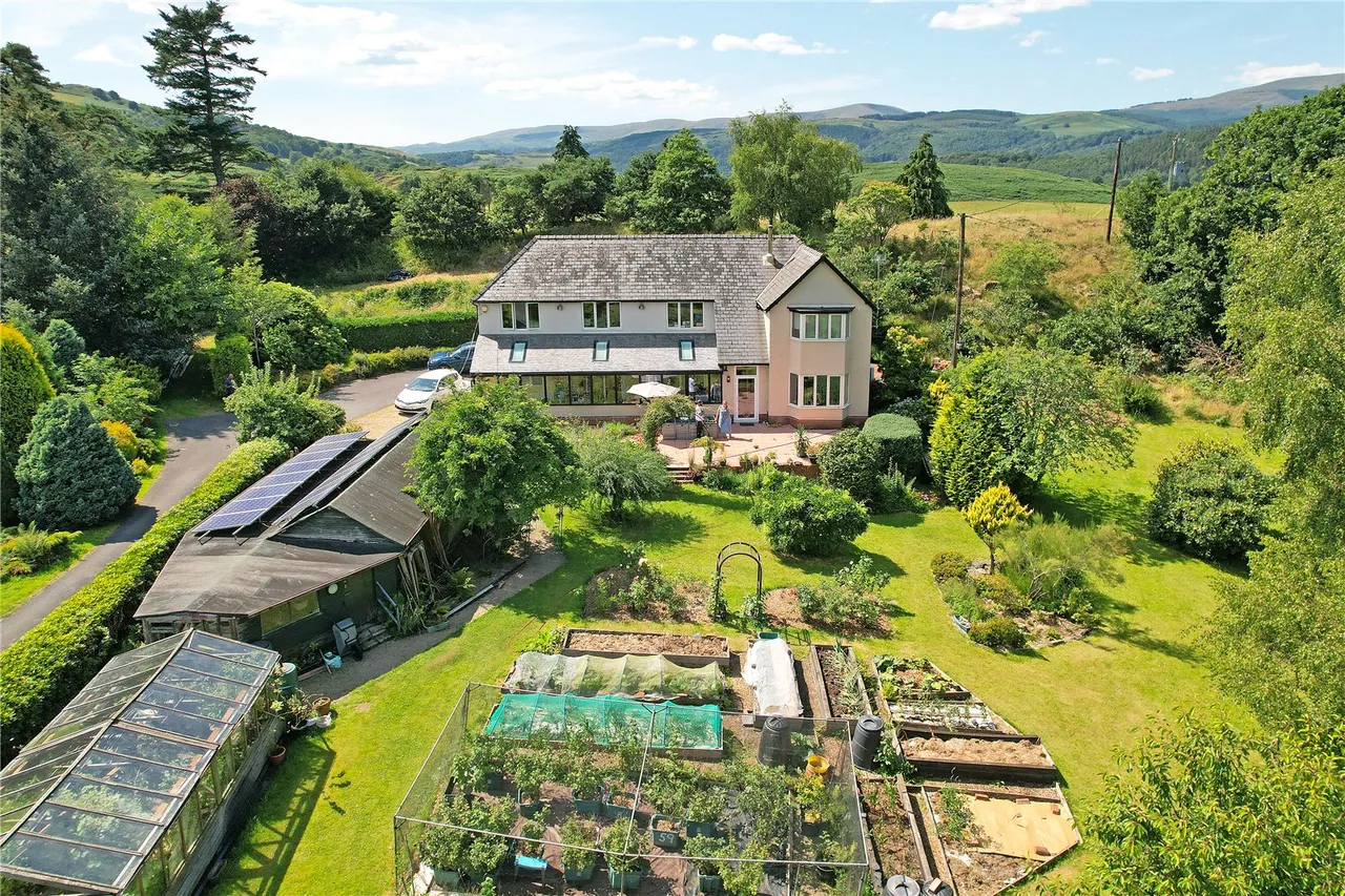 5 bed house for sale, Machynlleth, Powys