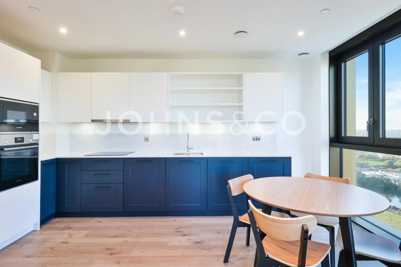 2 bed flat to rent, Menara Point, Twelve Trees Park, E16