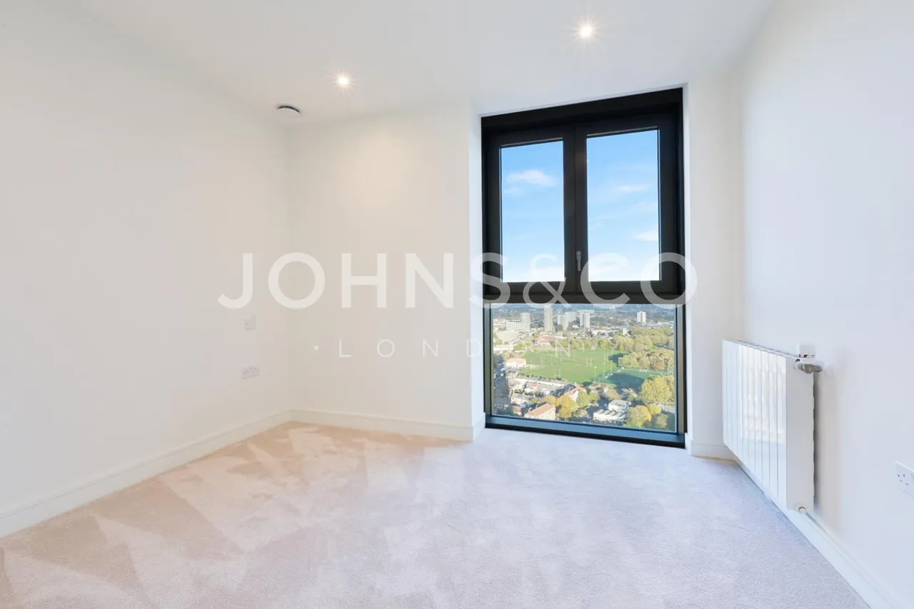 Menara Point, Twelve Trees Park, E16, photo 11