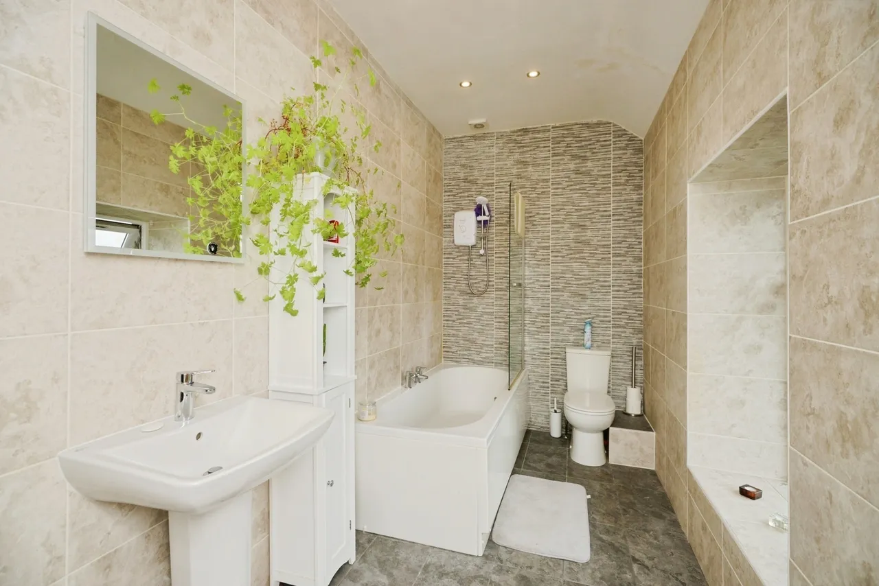 Llwyndu Road, Penygroes, LL54, photo 4