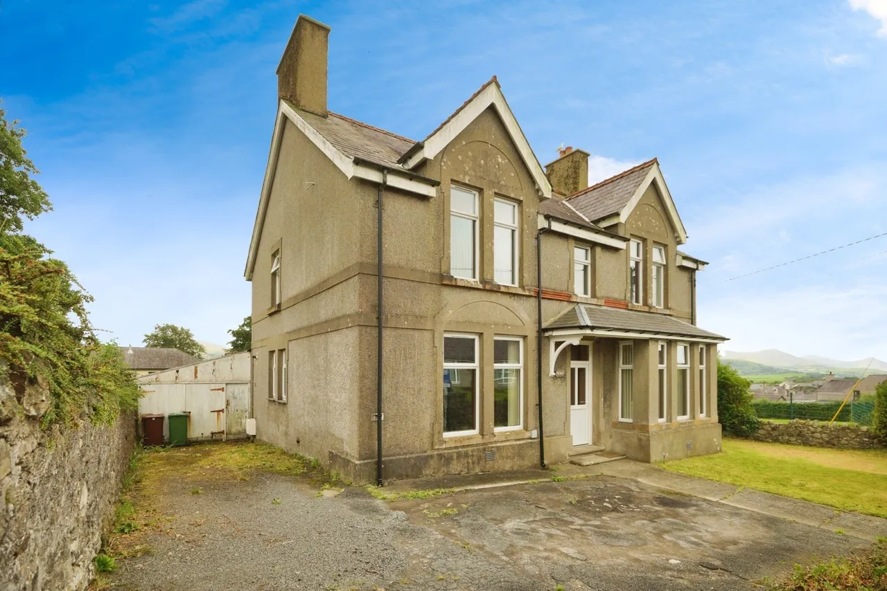 Llwyndu Road, Penygroes, LL54, photo 14