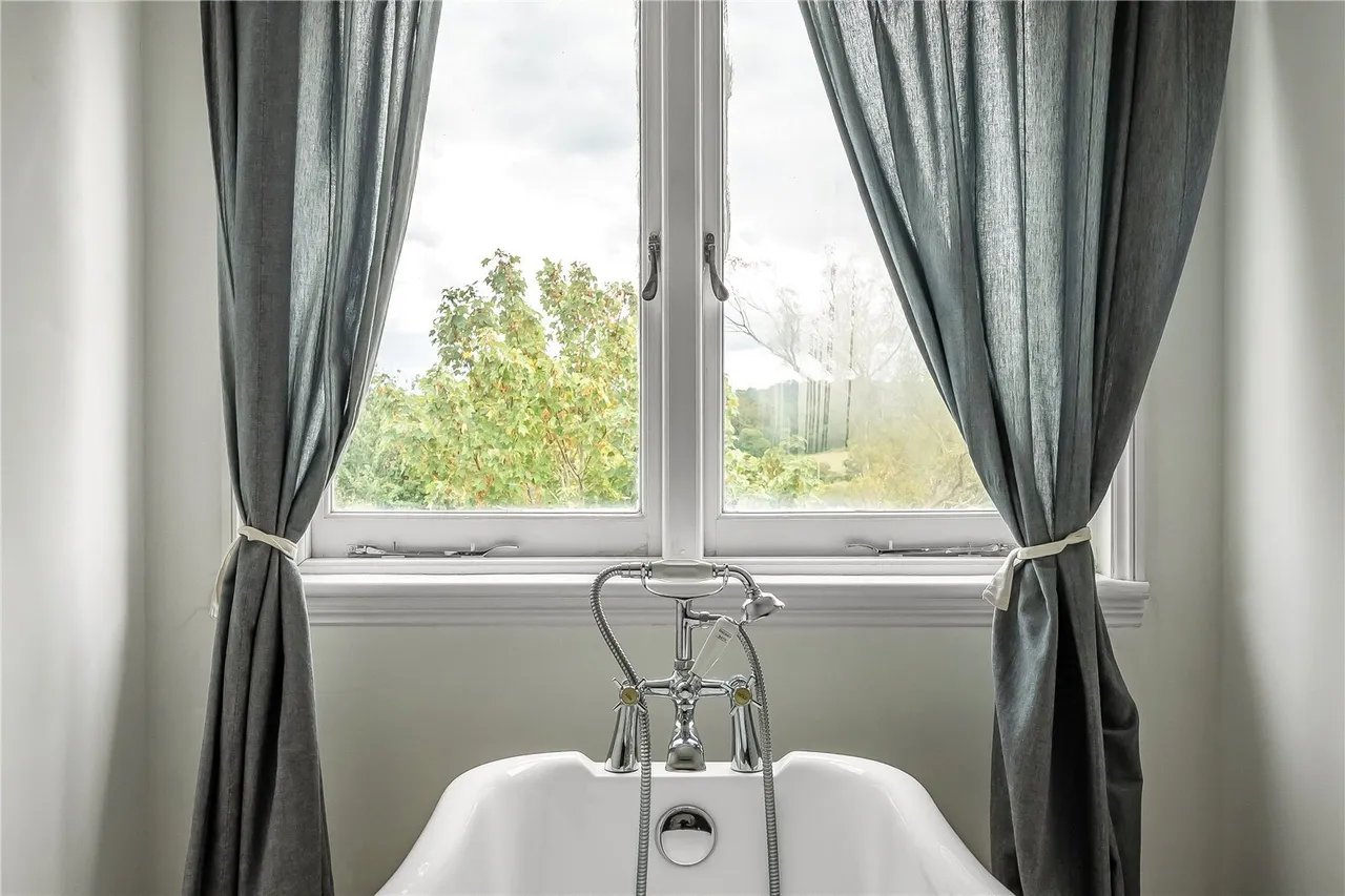 Flanchford Road, Reigate, RH2, photo 13