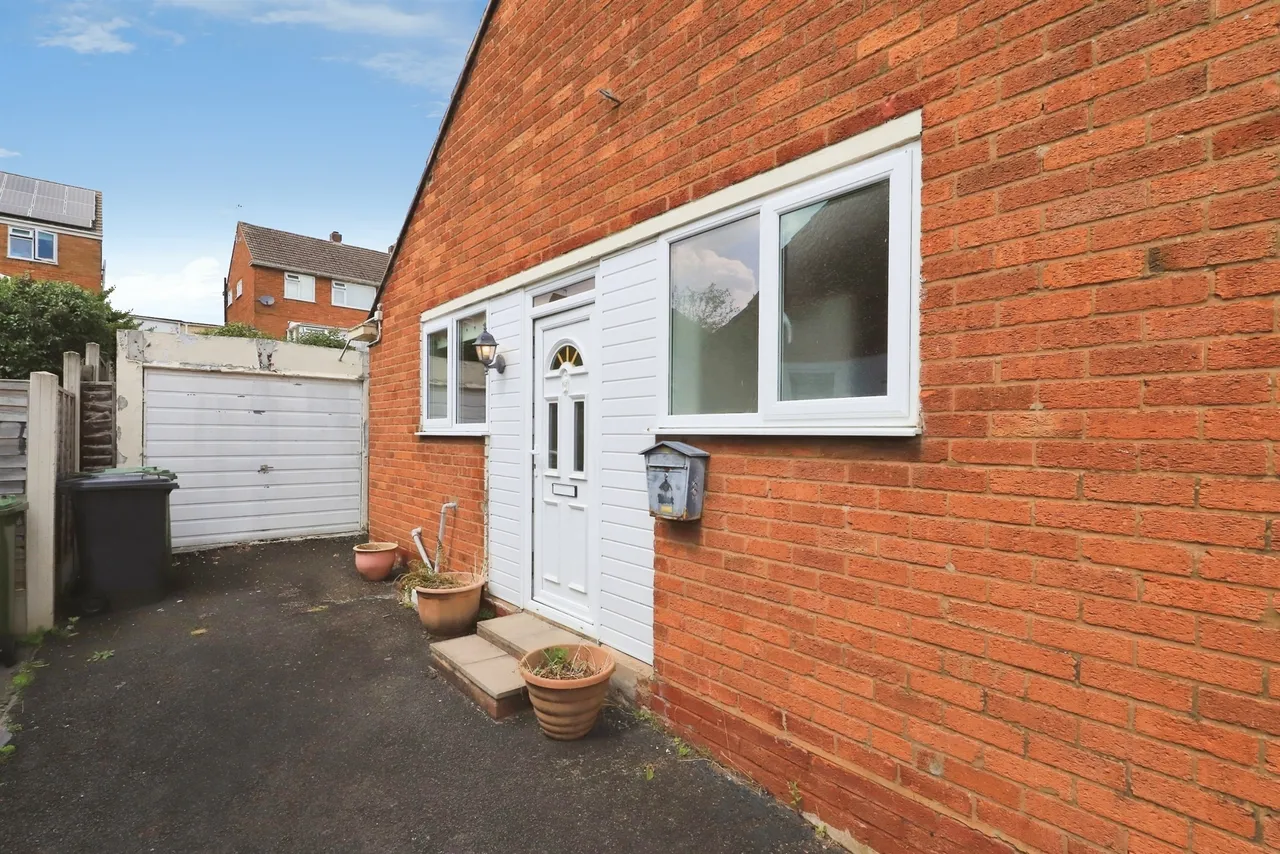 Dunnington Avenue, Kidderminster, DY10, photo 16