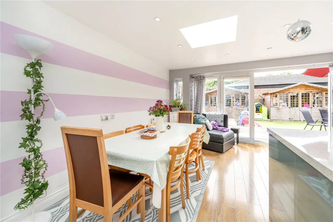 Broad Lane, Hampton, TW12 3BX, photo 4