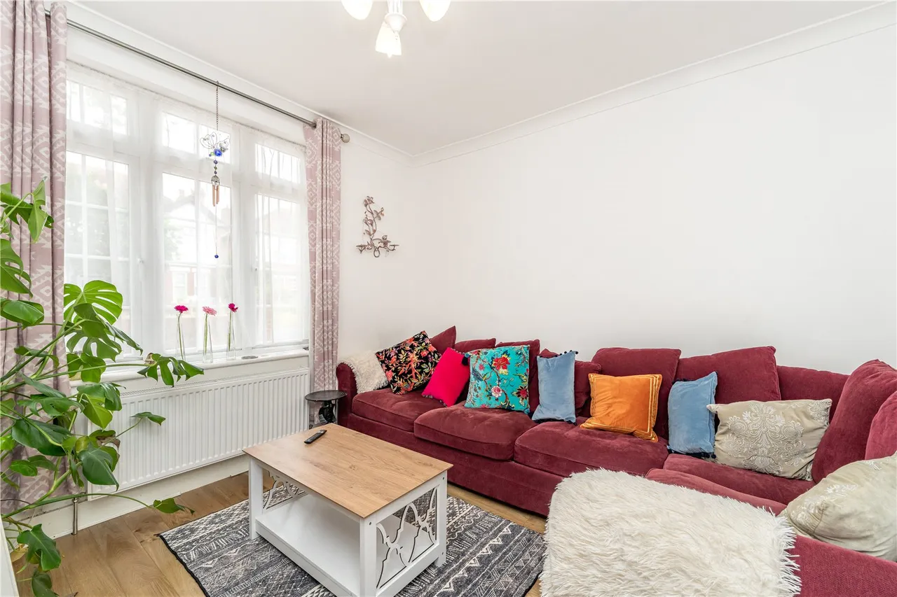 Broad Lane, Hampton, TW12 3BX, photo 5