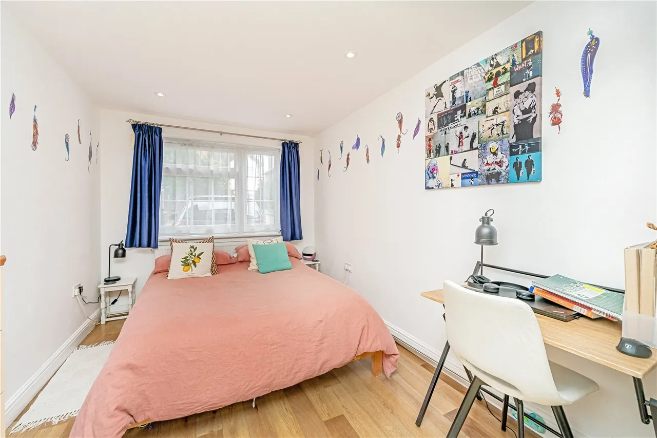 Broad Lane, Hampton, TW12 3BX, photo 8
