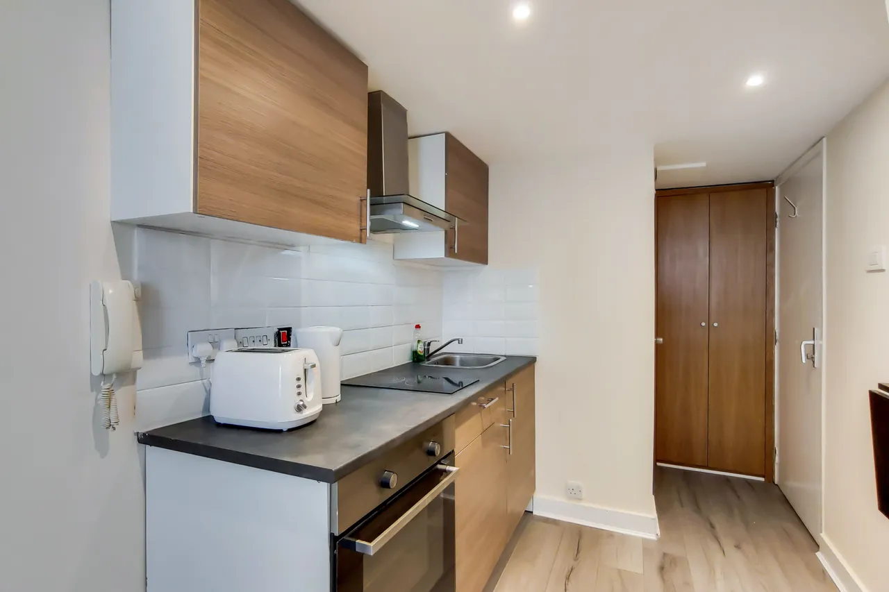 Flat 6, 26 Fairholme Road, London, photo 7