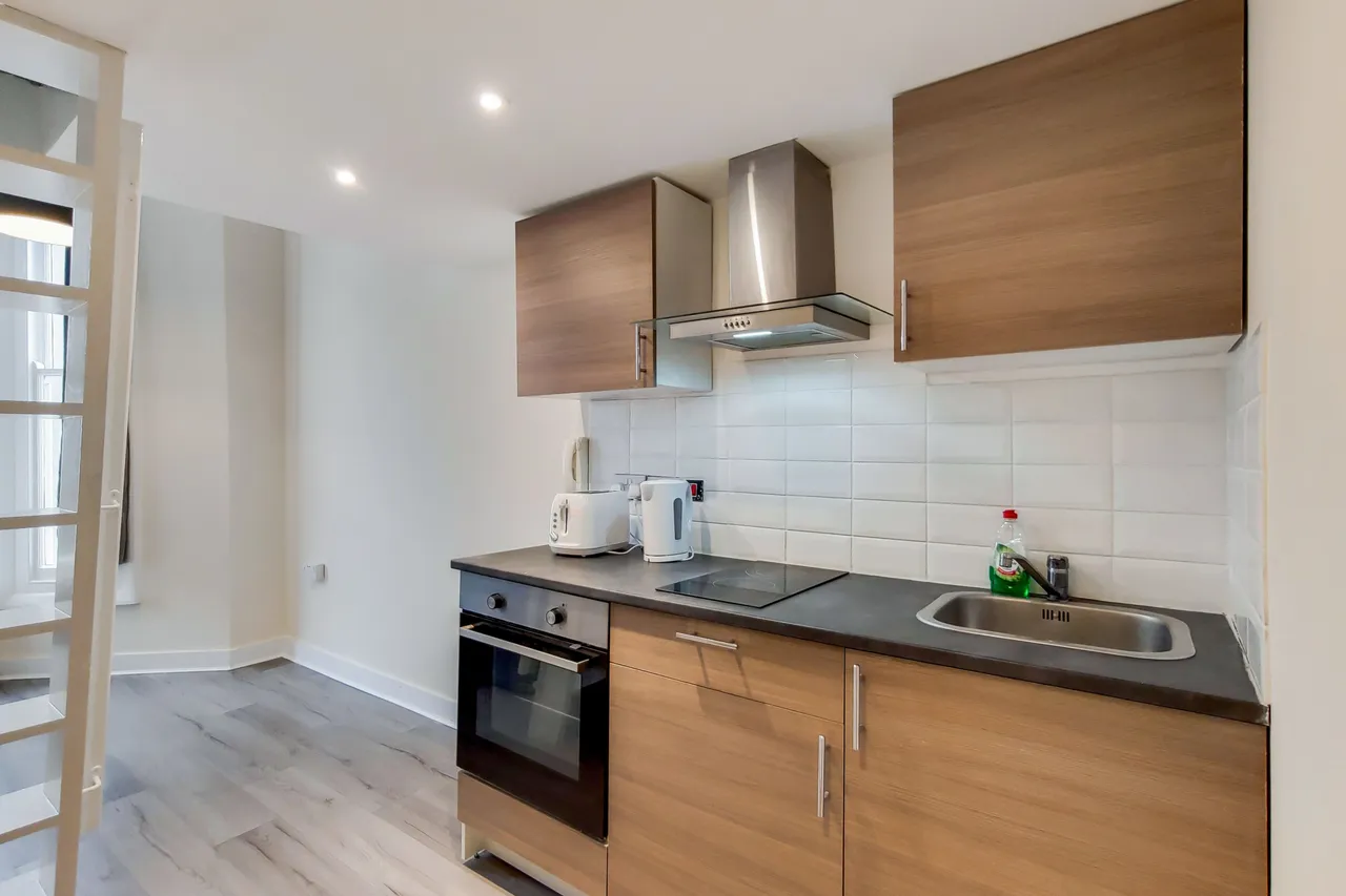Flat 6, 26 Fairholme Road, London, photo 8