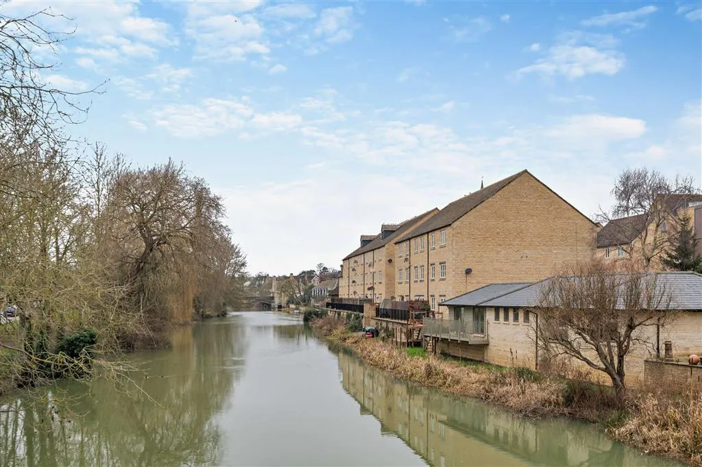 2 bed flat for sale, Riverside Place, Stamford, PE9