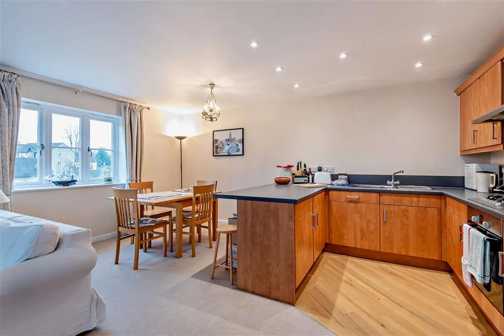 Riverside Place, Stamford, PE9, photo 2