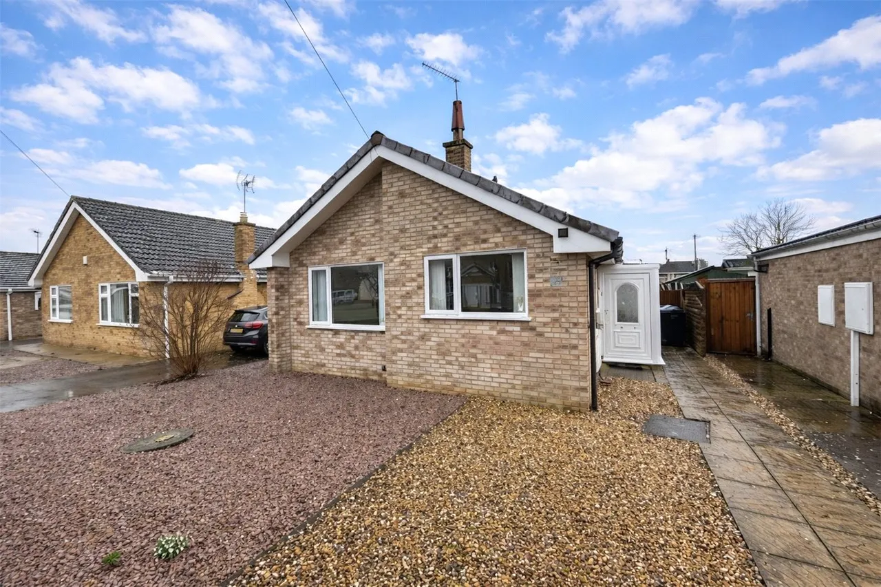 2 bed house for sale, Torfrida Drive, Bourne, PE10