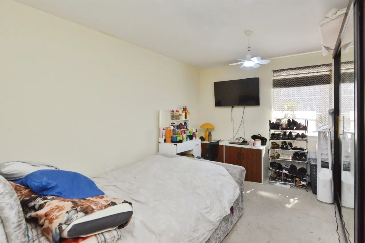 Saturn Avenue, Fairfields, Milton Keynes, photo 10