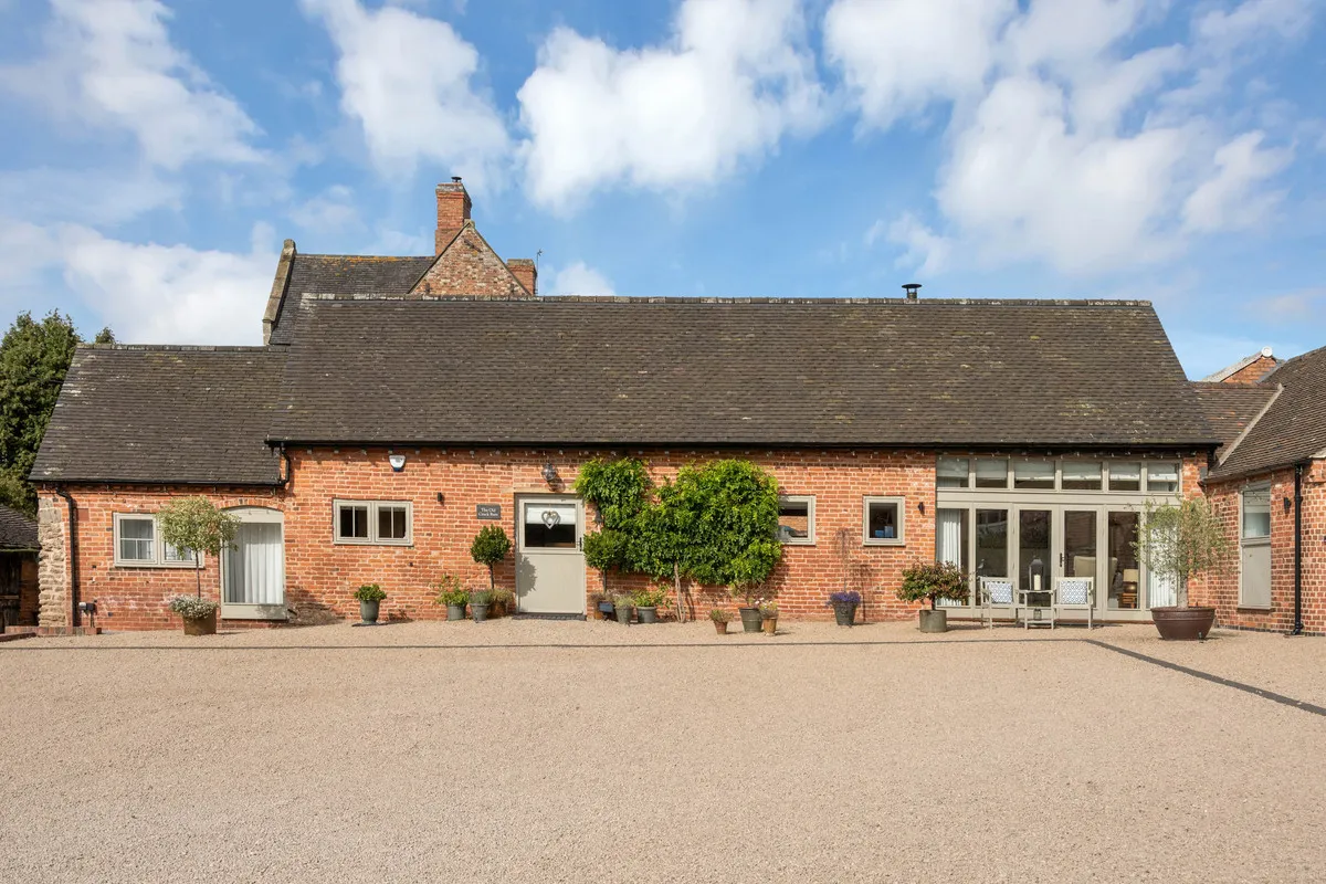 2 bed barn conversion for sale, Grimesgate, Diseworth, DE74
