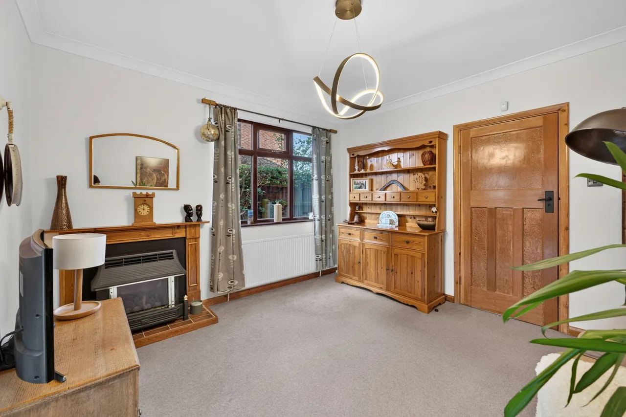 Westwood Avenue, March, PE15, photo 19