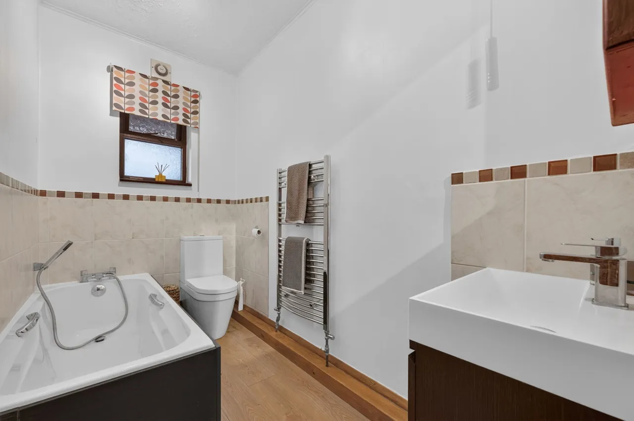 Westwood Avenue, March, PE15, photo 42