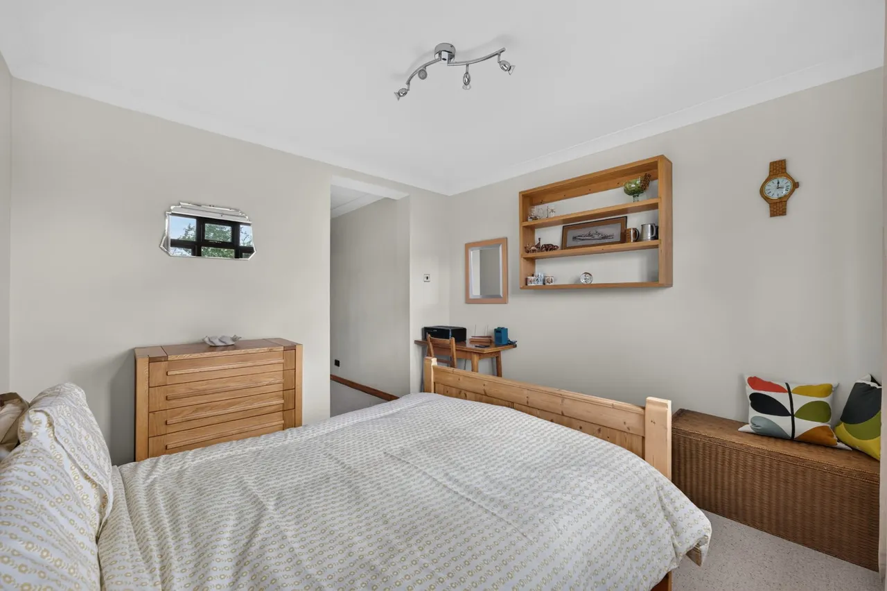 Westwood Avenue, March, PE15, photo 29