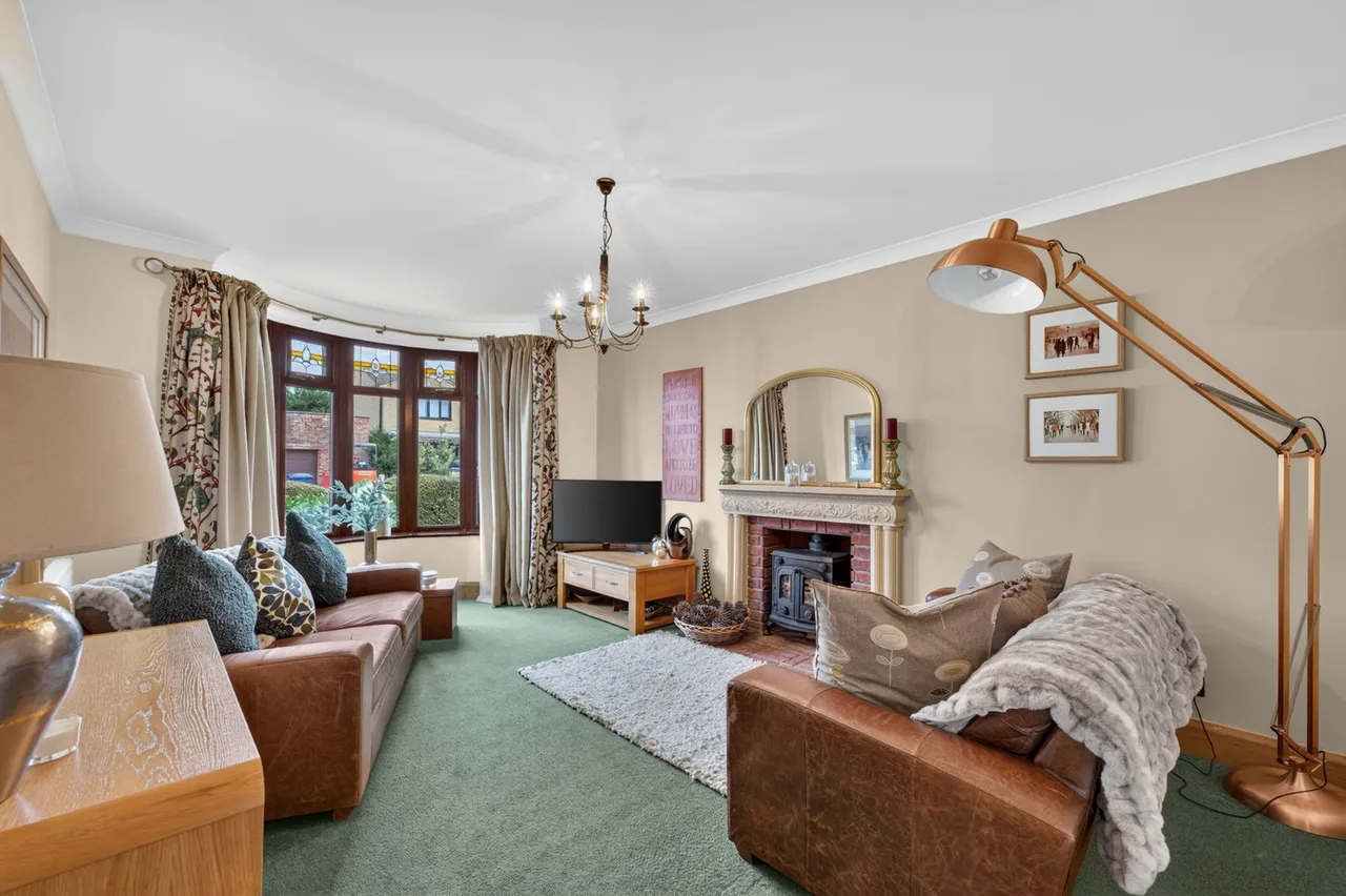 Westwood Avenue, March, PE15, photo 24