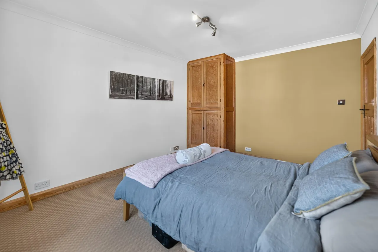 Westwood Avenue, March, PE15, photo 37