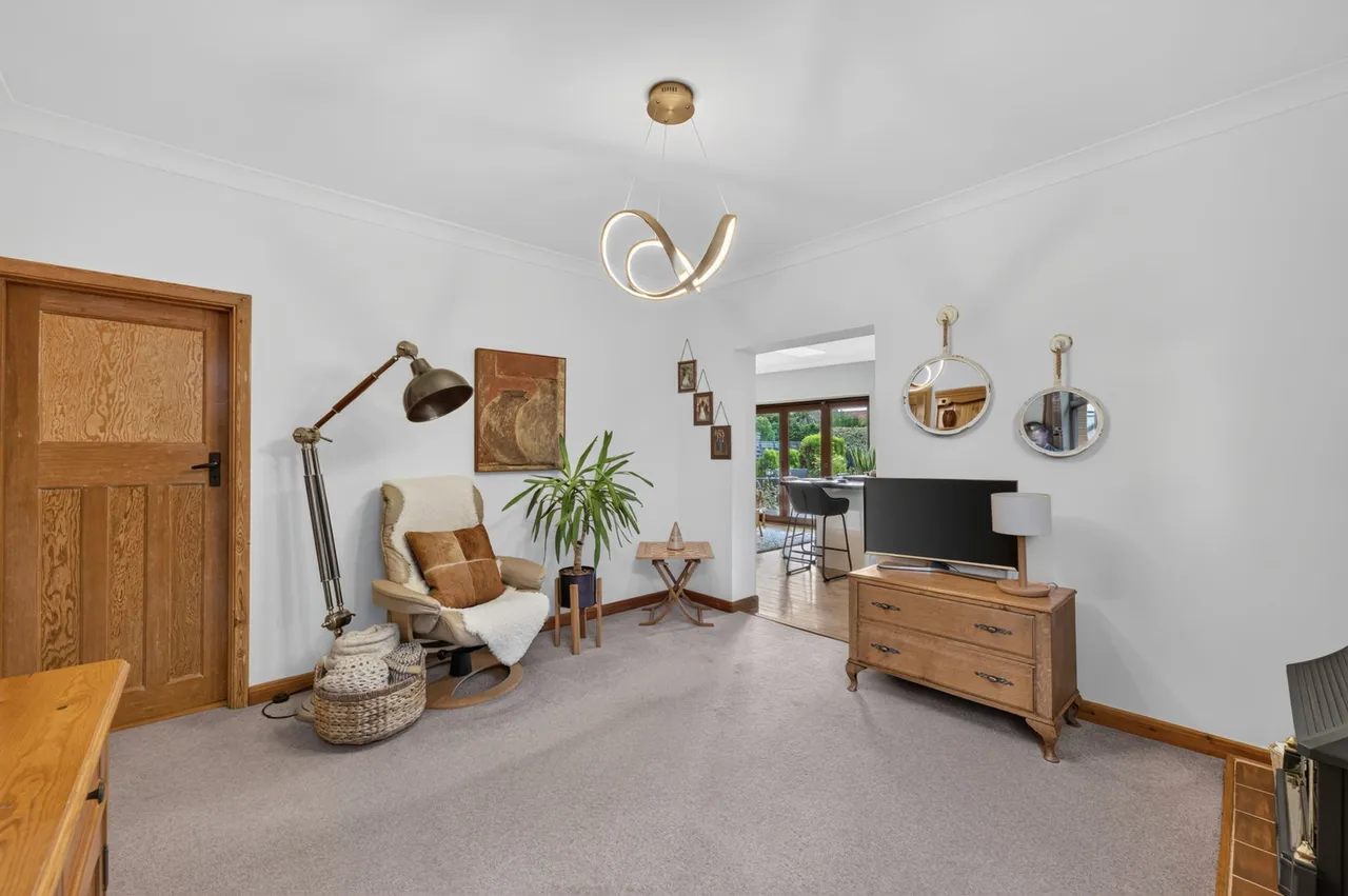 Westwood Avenue, March, PE15, photo 21