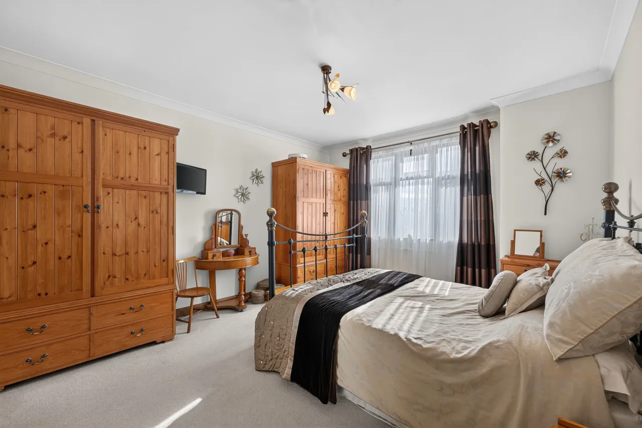 Westwood Avenue, March, PE15, photo 34