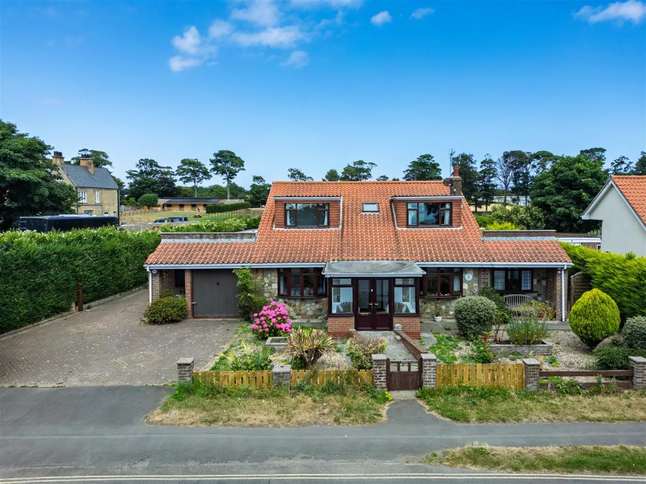 5 bed house for sale, Sewerby Road, Sewerby, YO15