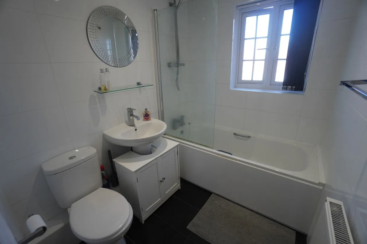 Wellesbourne Crescent, High Wycombe, HP13, photo 5