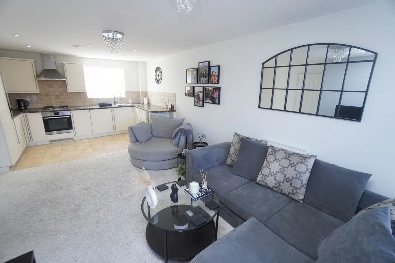 Wellesbourne Crescent, High Wycombe, HP13, photo 8