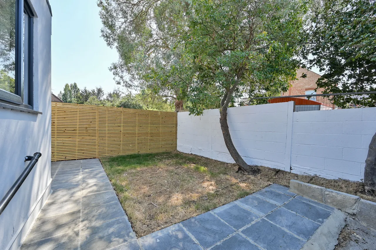 Flat 2, 78 Welldon Crescent, Harrow, photo 10
