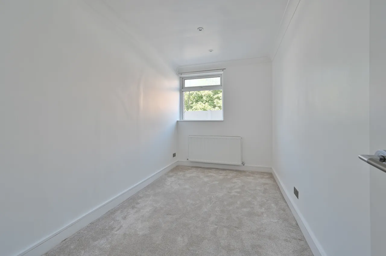 Flat 2, 78 Welldon Crescent, Harrow, photo 8