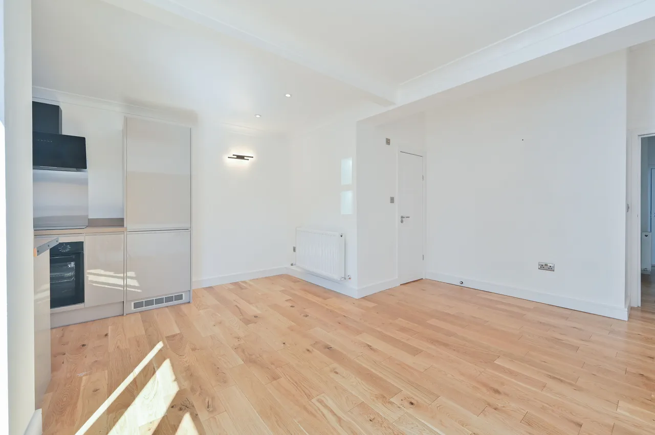 Flat 2, 78 Welldon Crescent, Harrow, photo 4