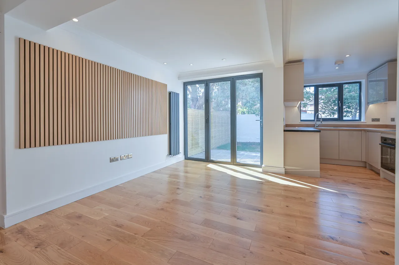 Flat 2, 78 Welldon Crescent, Harrow, photo 6