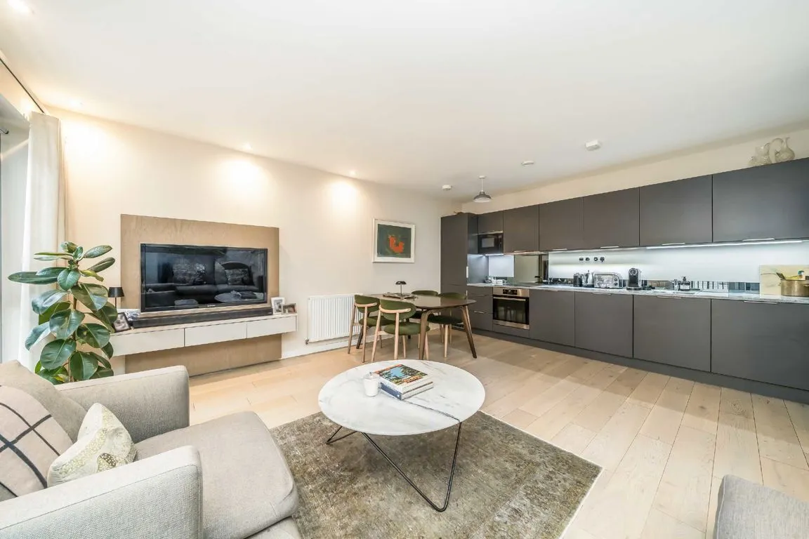 Chatfield Road, SW11, photo 6