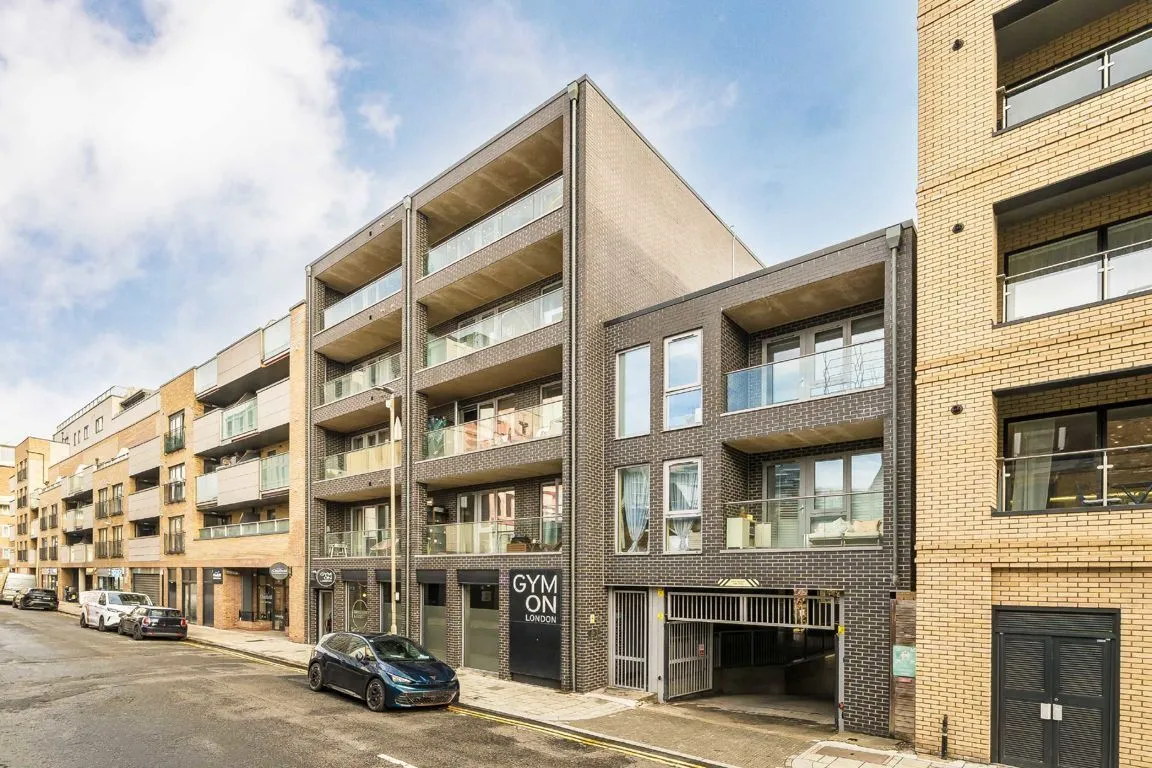 Chatfield Road, SW11, photo 3