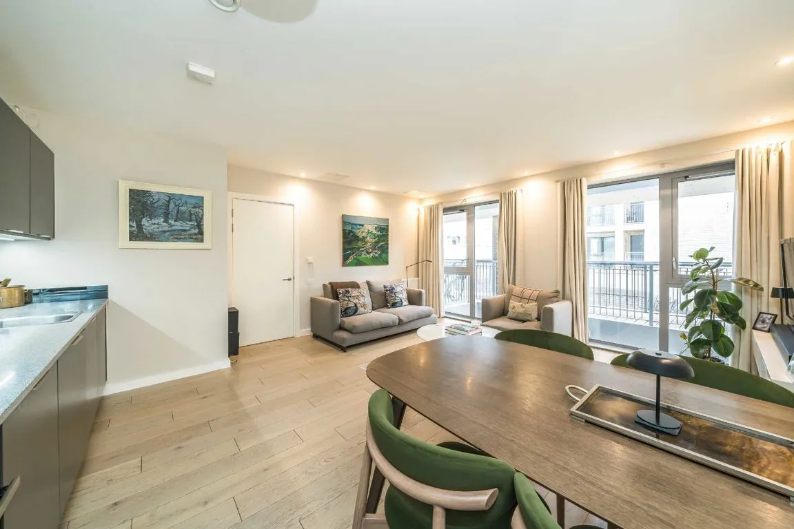 Chatfield Road, SW11, photo 8