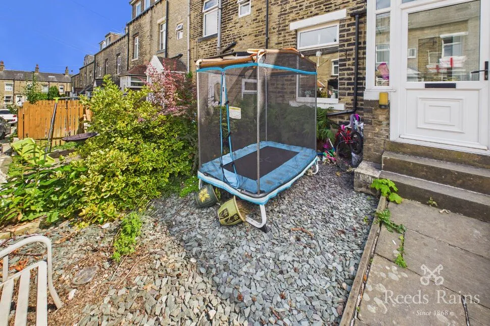 Savile Parade, Halifax, Calderdale, HX1, photo 4